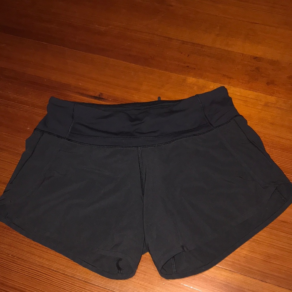 black 4’ in. lululemon shorts